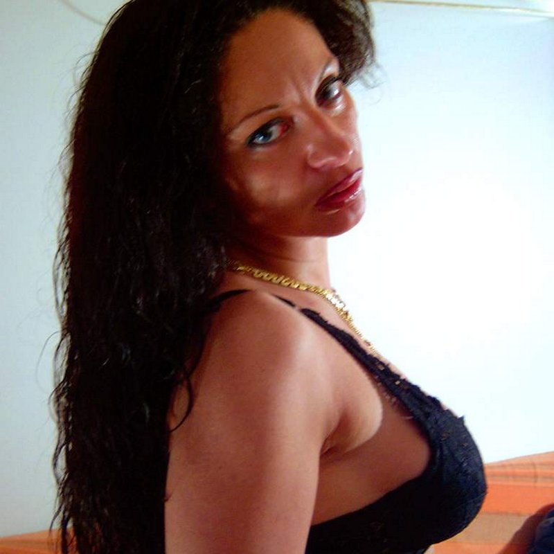 Arlette 32 Meet escort Leander